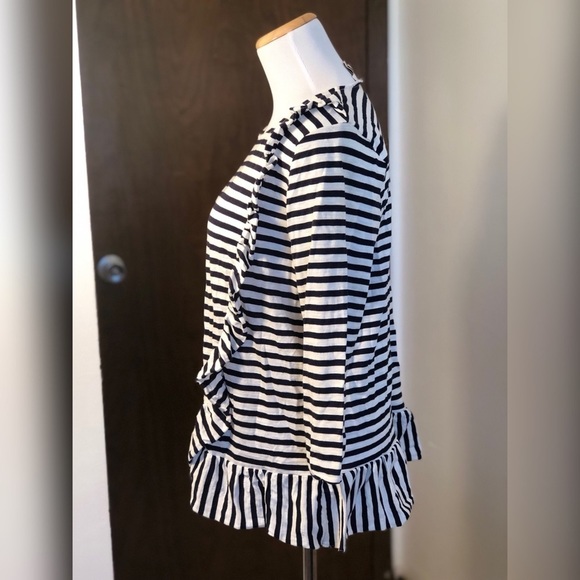 COPY - J. CREW ruffled blouse with a linear design - Picture 2 of 5